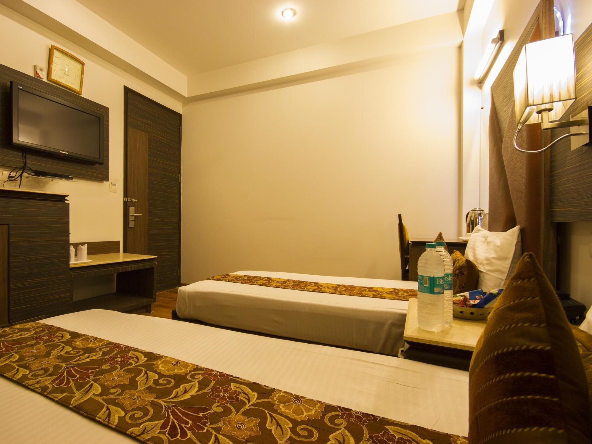 דלהי Hotel Sunstar Heights מראה חיצוני תמונה