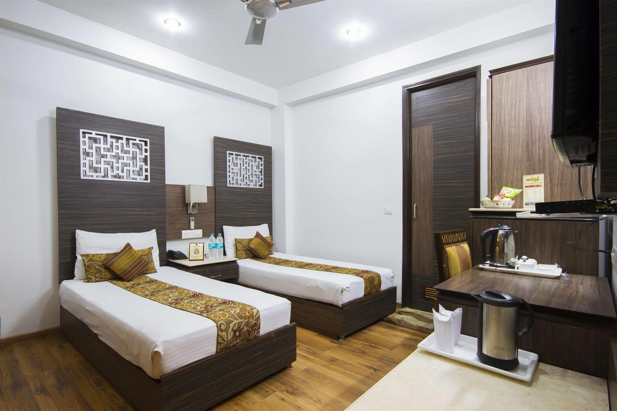 דלהי Hotel Sunstar Heights מראה חיצוני תמונה