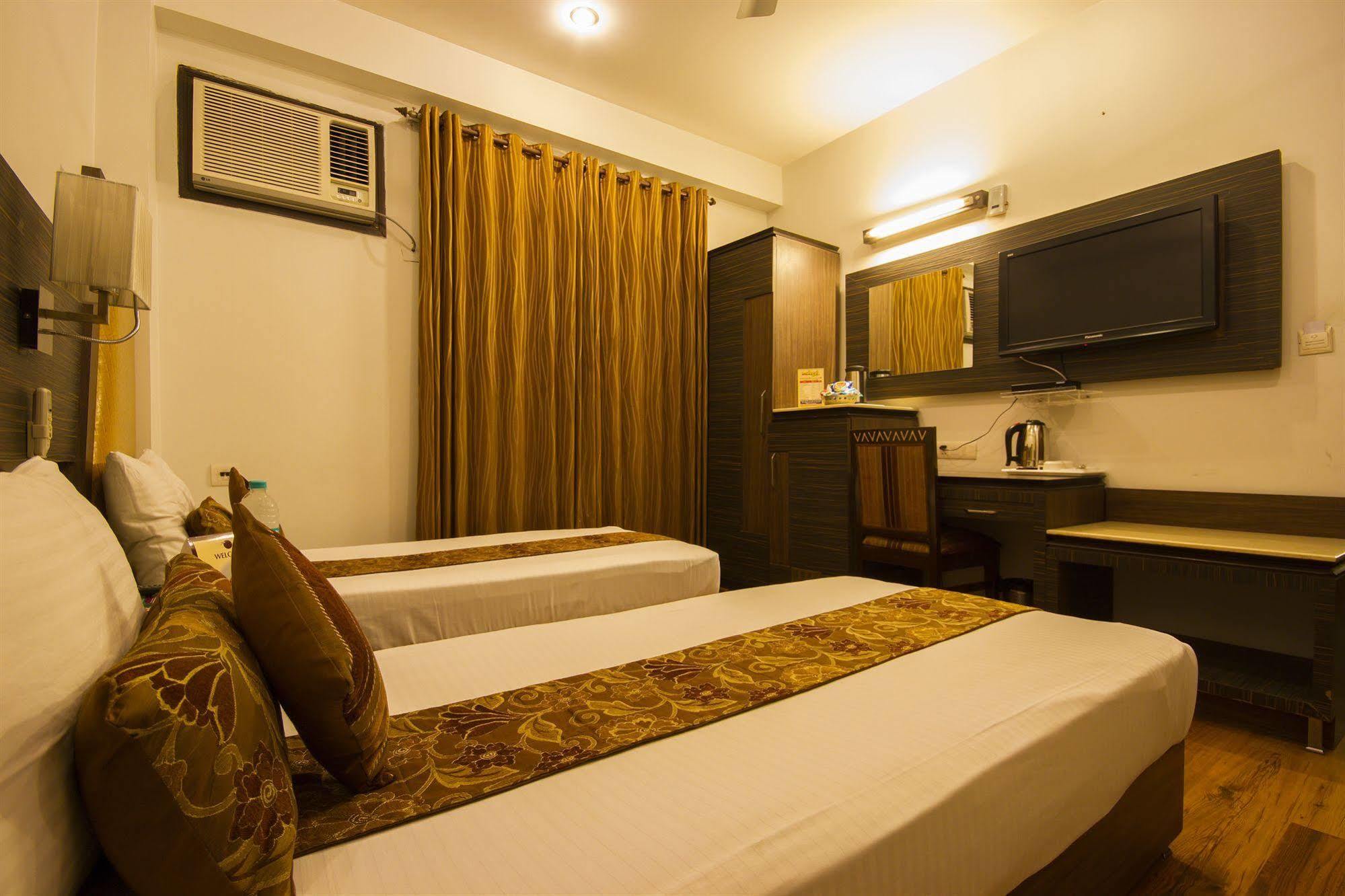 דלהי Hotel Sunstar Heights מראה חיצוני תמונה